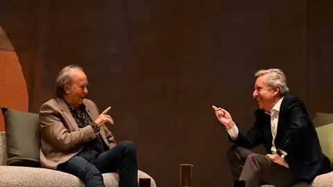 Joan Manuel Serrat e Iñaki Gabilondo conversan en el Teatro Jovellanos de Gijón Joan Manuel Serrat e Iñaki Gabilondo conversan en el Teatro Jovellanos de Gijón