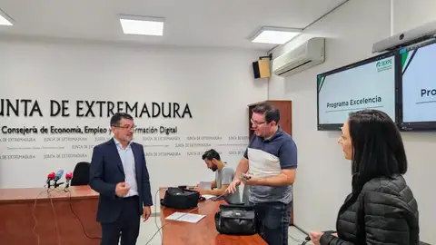La Junta inicia la tramitación del Programa 'Contrata Excelencia' para fomentar la contratación de jóvenes desempleados La Junta inicia la tramitación del Programa 'Contrata Excelencia' para fomentar la contratación de jóvenes desempleados