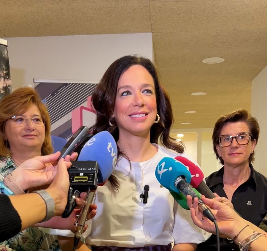La Unidad de Transferencia de Enfermedades Raras comienza a funcionar en el Complejo Hospitalario de Badajoz La Unidad de Transferencia de Enfermedades Raras comienza a funcionar en el Complejo Hospitalario de Badajoz