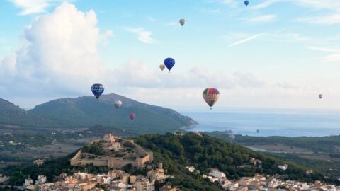 Cap Vermell Grand Hotel inaugura el primer festival internacional de globos aerost&aacute;ticos en Mallorca. 