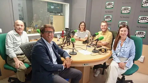José Ruiz, Juan de Dios Navarro, Esther Díez y Mariano Valera con Mayte Vilaseca José Ruiz, Juan de Dios Navarro, Esther Díez y Mariano Valera con Mayte Vilaseca