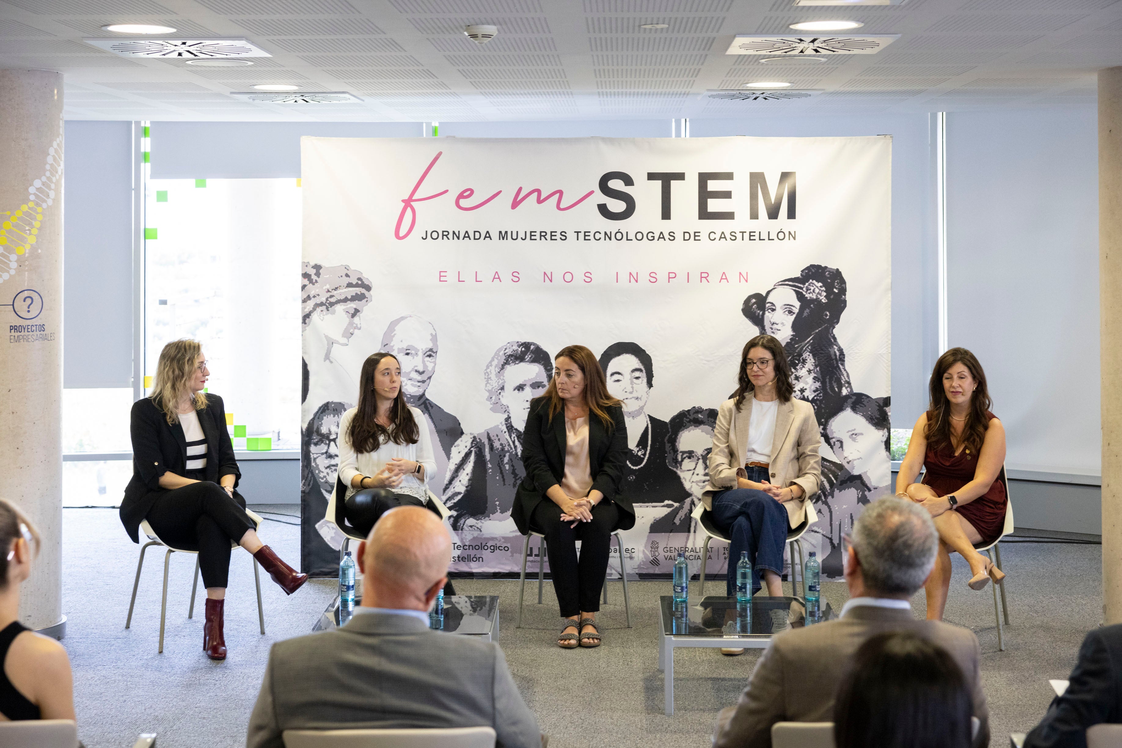 «FemSTEM: Dones Tecnòlogues» reuneix professionals d'empreses de la província de Castelló i alumnat a Espaitec «FemSTEM: Dones Tecnòlogues» reuneix professionals d'empreses de la província de Castelló i alumnat a Espaitec