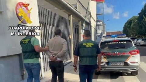 Desmantelado un grupo criminal con ramificaciones en Santiago y Milladoiro que estaf&oacute; 19.000 euros solicitando pagos urgentes