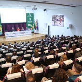 Expertos de todo el país debaten sobre aspectos jurídicos de la contención en pacientes ingresados en residencias y hospitales Expertos de todo el país debaten sobre aspectos jurídicos de la contención en pacientes ingresados en residencias y hospitales
