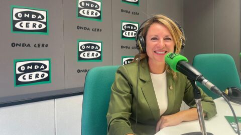 Bego&ntilde;a Carrasco en los estudios de Onda Cero Castell&oacute;n. 