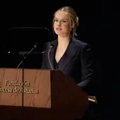 La princesa Leonor interviene durante la ceremonia de entrega de los Premios Princesa de Asturias. La princesa Leonor interviene durante la ceremonia de entrega de los Premios Princesa de Asturias.