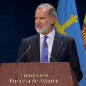 El Rey Felipe VI muestra su emoción tras ceder el testigo a su hija Leonor en los Princesa de Asturias