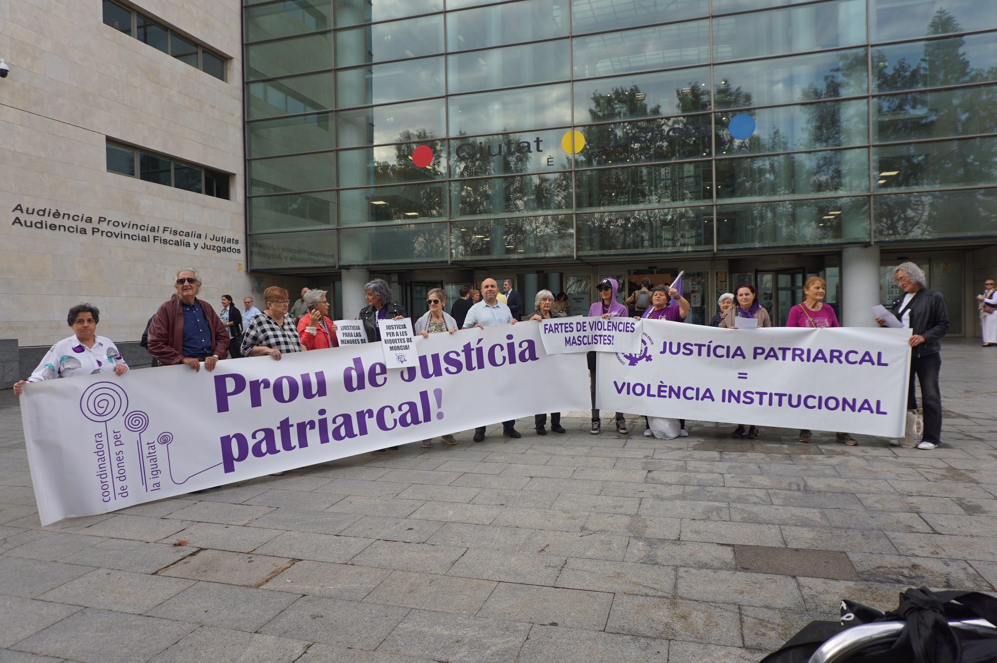 La Coordinadora Feminista de València reitera que la decisión judicial del caso Baul de Murcia responde a intereses económicos La Coordinadora Feminista de València reitera que la decisión judicial del caso Baul de Murcia responde a intereses económicos