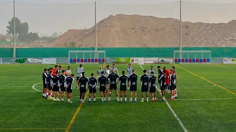 El Orihuela CF espera dar la sorpresa en casa del Xerez CD este sábado en Segunda RFEF Orihuela Cf