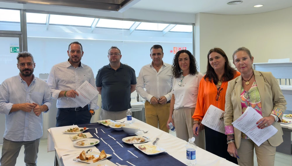 La Asociación de Empresas de Hostelería de Torrevieja y Comarca presenta el Primer Concurso y la 11 edición de 'Nos Vamos de Tapas' La Asociación de Empresas de Hostelería de Torrevieja y Comarca presenta el Primer Concurso y la 11 edición de 'Nos Vamos de Tapas'
