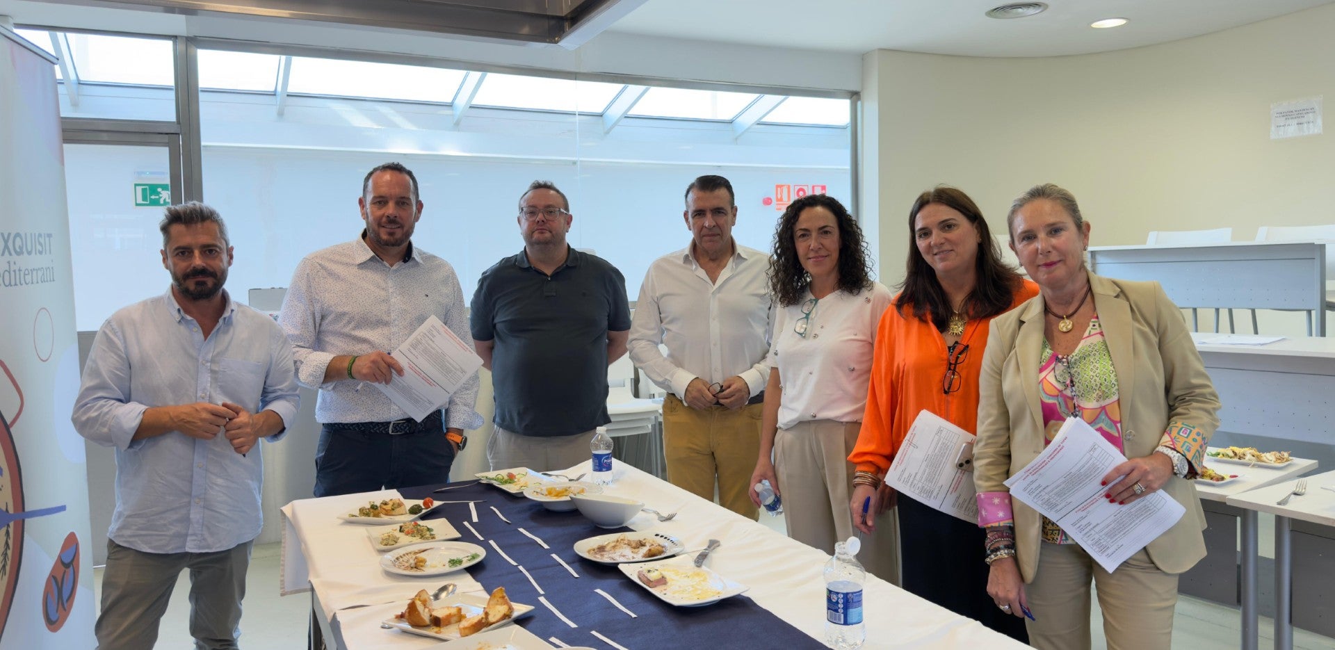 La Asociación de Empresas de Hostelería de Torrevieja y Comarca presenta el Primer Concurso y la 11 edición de 'Nos Vamos de Tapas' La Asociación de Empresas de Hostelería de Torrevieja y Comarca presenta el Primer Concurso y la 11 edición de 'Nos Vamos de Tapas'