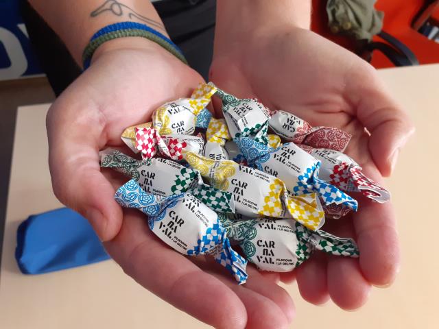Ambient de Carnaval a La Fira de Vilanova amb el ball de mantons que organitzarà la FAC el diumenge a la tarda Ambient de Carnaval a La Fira de Vilanova amb el ball de mantons que organitzarà la FAC el diumenge a la tarda