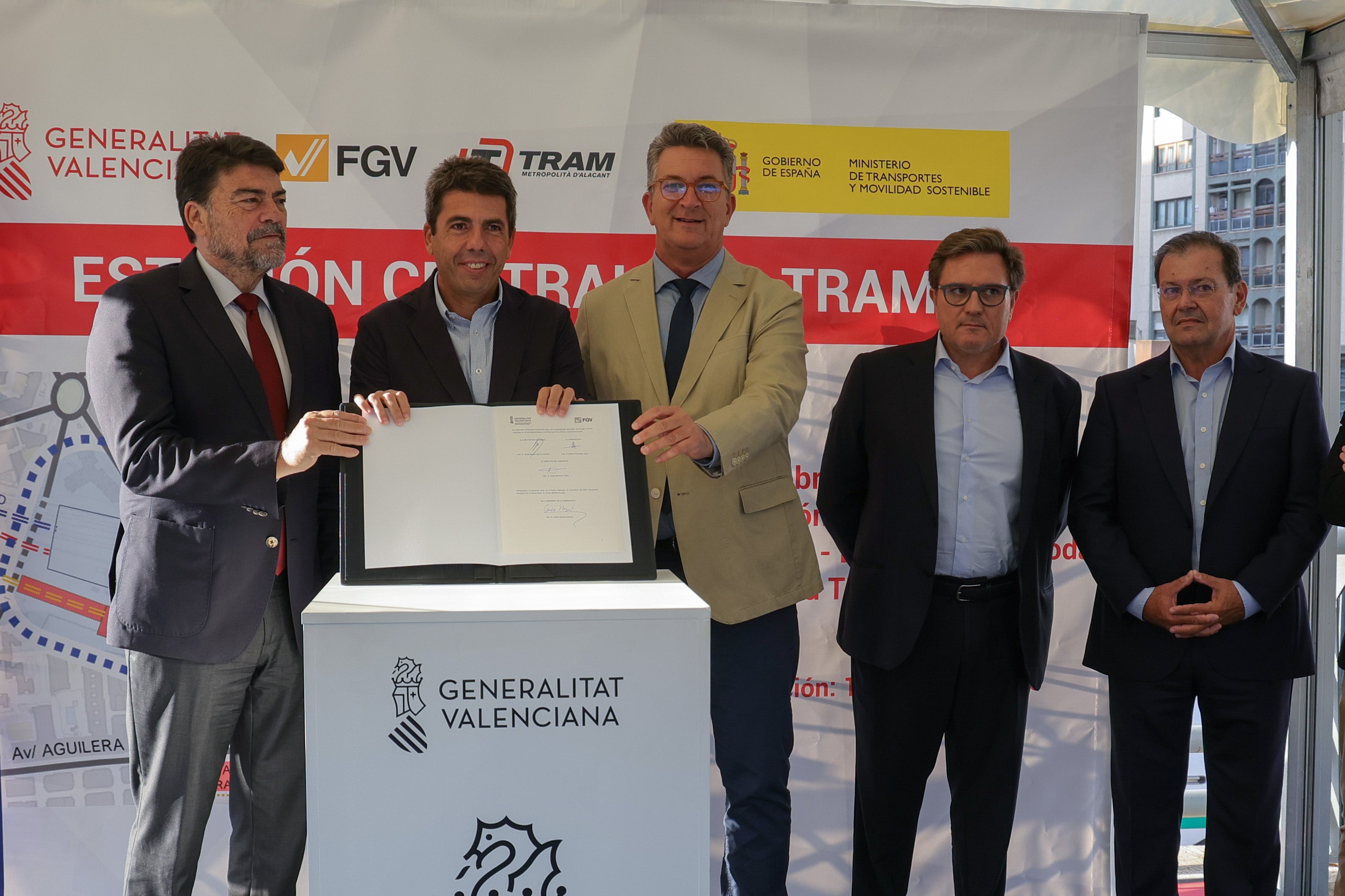 Mazón afirma que las obras de la estación central del TRAM junto a RENFE acabarán "con el muro de Luceros" Mazón afirma que las obras de la estación central del TRAM junto a RENFE acabarán "con el muro de Luceros"