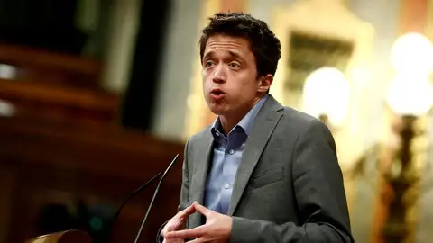 Imagen de archivo del exportavoz de Sumar en el Congreso, Íñigo Errejón Todo lo que se sabe de las acusaciones y la dimisión de Errejón: cronología y cuándo empezaron las denuncias