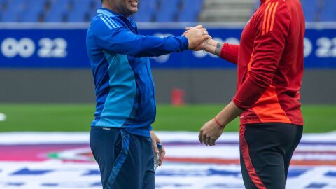 22-10-2024 Javi Calleja saluda a Santiago Homenchenko