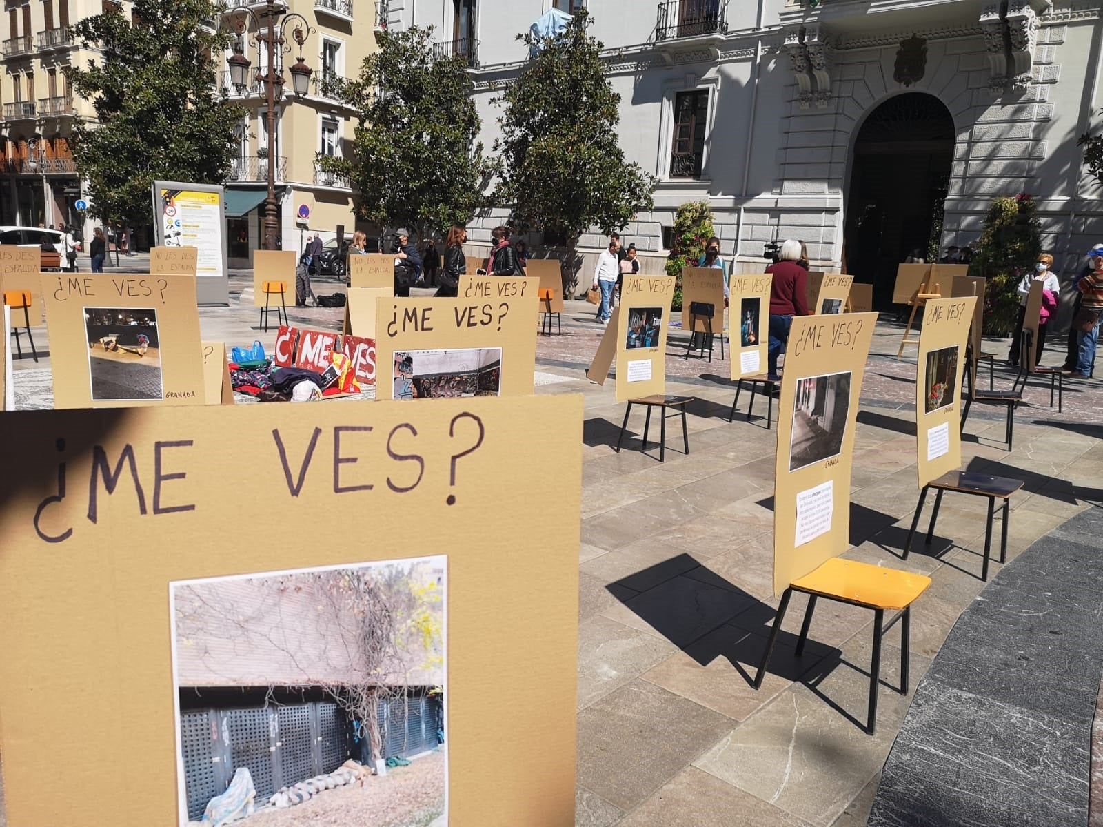El PSOE abandona el pleno en protesta por el trato a activistas por los derechos de los sintecho en el público El PSOE abandona el pleno en protesta por el trato a activistas por los derechos de los sintecho en el público