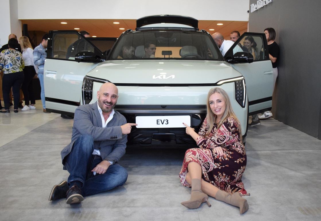 El Nuevo Kia EV3 se presenta en Caetano Móvil Sur, el mayor concesionario KIA de MalagaC El Nuevo Kia EV3 se presenta en Caetano Móvil Sur, el mayor concesionario KIA de MalagaC