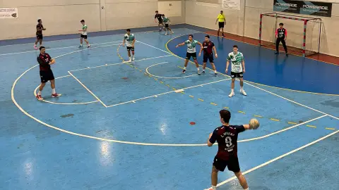 El Atticgo CBM Elche, en su partido en la pista de Levante Marni. El Atticgo CBM Elche, en su partido en la pista de Levante Marni.