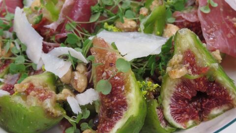 Ensalada de higos, paletilla y queso, la receta de Robin Food