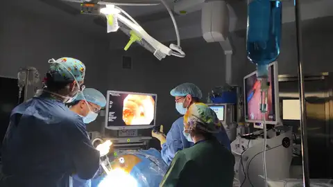 Innovadora intervención multidisciplinar para resecar un tumor gástrico de gran tamaño Innovadora intervención multidisciplinar para resecar un tumor gástrico de gran tamaño