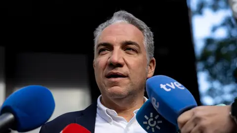 El vicesecretario de Coordinación Autonómica y Local y Análisis Electoral del PP, Elías Bendodo, compareció este sábado ante los medios en la sede nacional del PP. El PP exige a Yolanda Díaz explicaciones por Errejón: "¿No lo nombraron ministro porque lo sabían y lo callaron?"