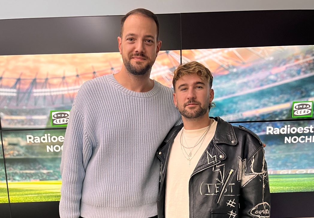 Dani Fernández: "Mi primer recuerdo es ir por el pueblo con una banderita del Atleti celebrando el doblete" Dani Fernández: "Mi primer recuerdo es ir por el pueblo con una banderita del Atleti celebrando el doblete"
