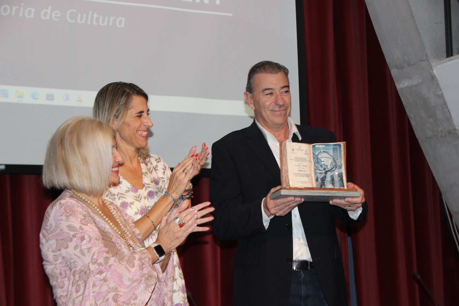 "MIDAS" La historia de la deuda soberana y mucho más. "MIDAS" La historia de la deuda soberana y mucho más.