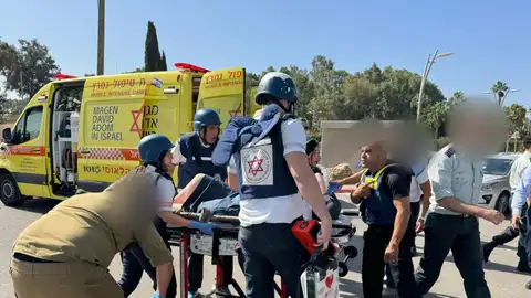 Al menos 40 heridos tras ser embestidos por un camión al norte de Tel Aviv Al menos 40 heridos tras ser embestidos por un camión al norte de Tel Aviv