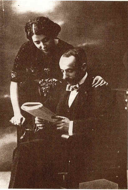 María Lejárraga: "En los círculos intelectuales todos sabían que era ella la autora de los textos" María Lejárraga: "En los círculos intelectuales todos sabían que era ella la autora de los textos"