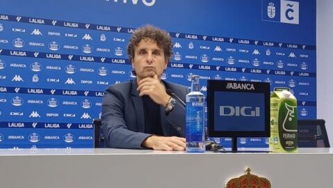 Imanol Idiakez, antes de comenzar su &uacute;ltima rueda de prensa