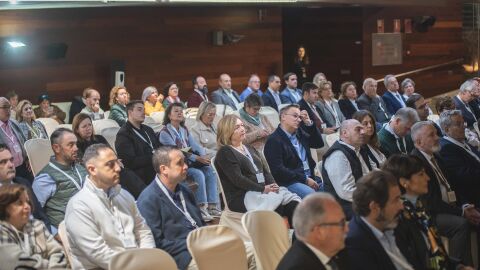 Asistentes al congreso celebrado en el Sal&oacute;n de los Pasos Perdidos de la Asamblea de Extremadura
