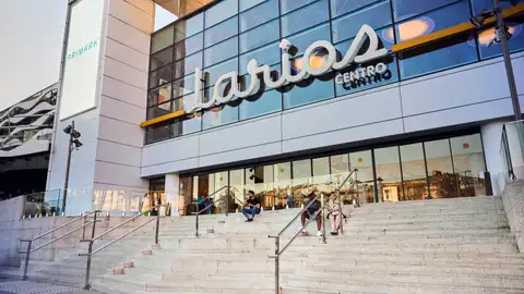 Larios Centro cierra un acuerdo con la Copa Davis y la Billie Jean King Cup y sorteará en exclusiva 26 pases para los partidos Larios Centro cierra un acuerdo con la Copa Davis y la Billie Jean King Cup y sorteará en exclusiva 26 pases para los partidos