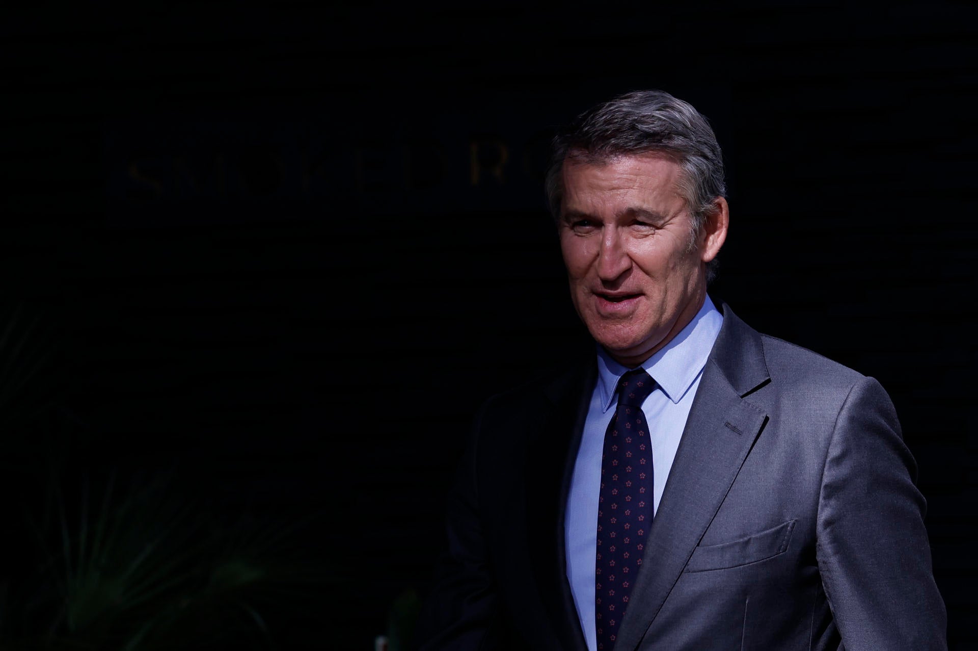 Feijóo responde a Sánchez: "En una emergencia nacional ningún gobierno espera, sino que actúa" Feijóo responde a Sánchez: "En una emergencia nacional ningún gobierno espera, sino que actúa"