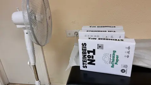 Goteras, grietas y filtraciones de agua en el consultorio auxiliar del Grau de Castellón Goteras, grietas y filtraciones de agua en el consultorio auxiliar del Grau de Castellón