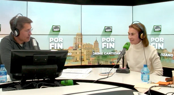 Carmen Posadas: "Es tan importante estudiar y documentarse como desaprender a la hora de escribir" Carmen Posadas: "Es tan importante estudiar y documentarse como desaprender a la hora de escribir"