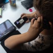 El consumo temprano de pornografía disminuye el rendimiento académico y genera más agrevisidad. 