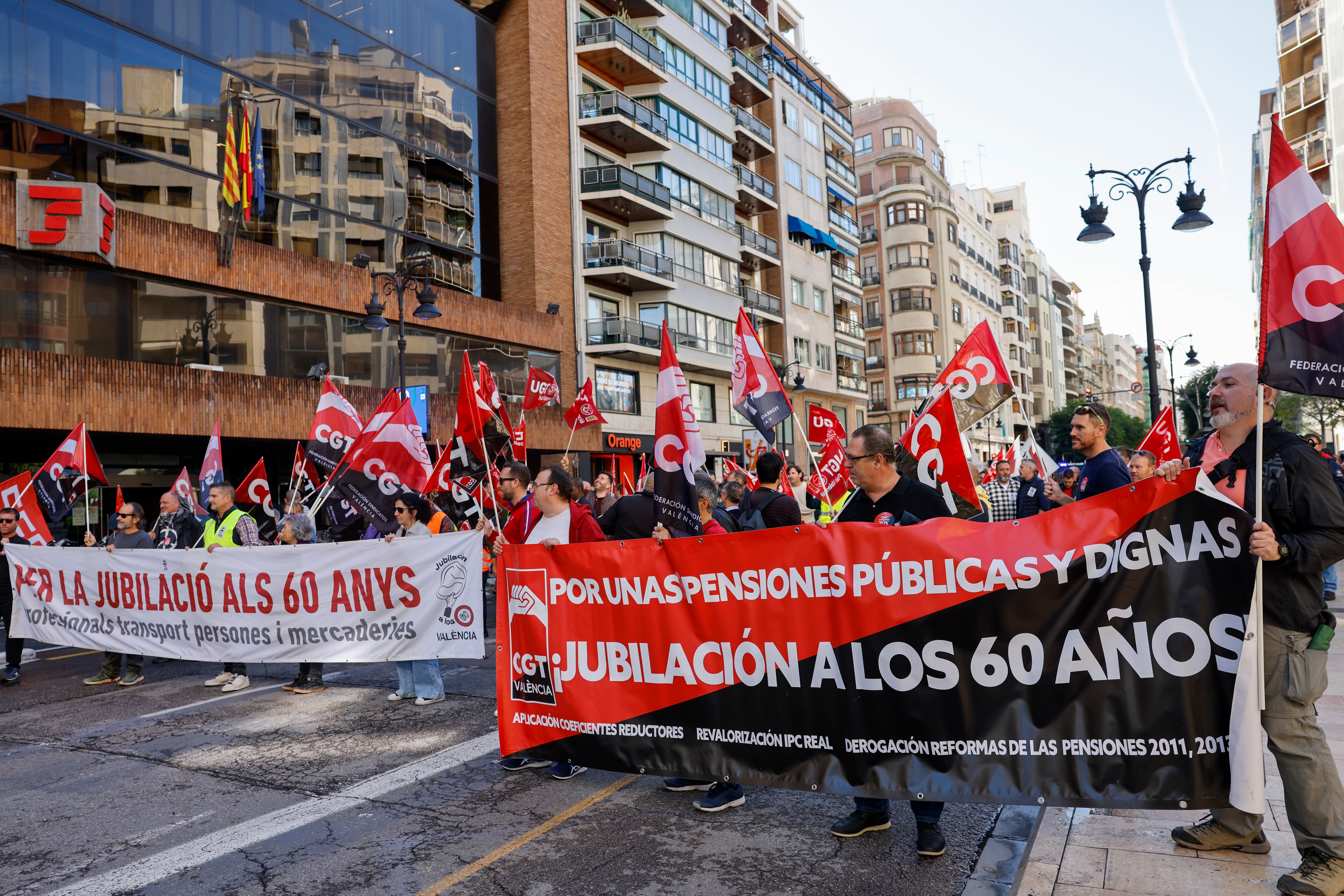 La huelga de transportes de viajeros transcurre con normalidad en la Comunitat Valenciana y es secundada por un 80% de trabajadores La huelga de transportes de viajeros transcurre con normalidad en la Comunitat Valenciana y es secundada por un 80% de trabajadores