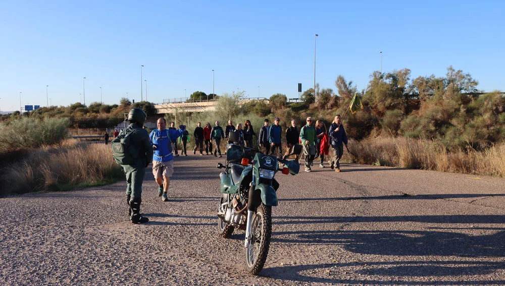 La Guardia Civil acompaña a los peregrinos del Camino Mozárabe La Guardia Civil acompaña a los peregrinos del Camino Mozárabe