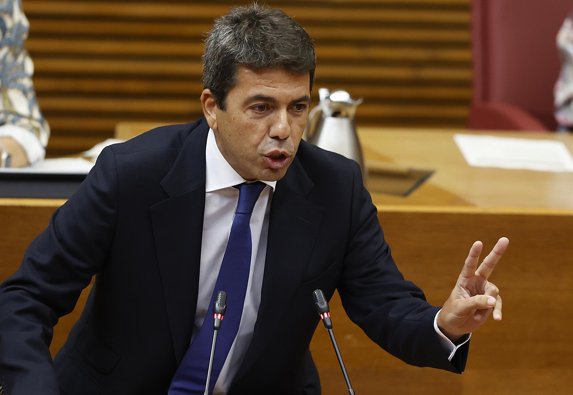 Mazón admite conversaciones con Vox antes de presentar los presupuestos de 2025 Mazón admite conversaciones con Vox antes de presentar los presupuestos de 2025