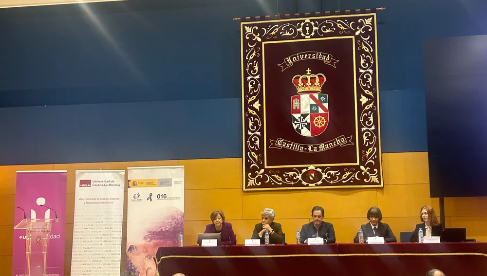 Mesa inaugural de las jornadas en la Facultad de Bellas Artes de Cuenca Mesa inaugural de las jornadas en la Facultad de Bellas Artes de Cuenca