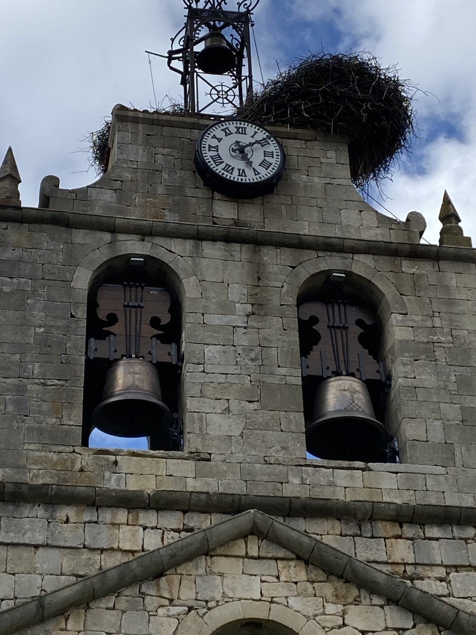¿Cómo se cambia la hora de los relojes en campanarios aragoneses? ¿Cómo se cambia la hora de los relojes en campanarios aragoneses?