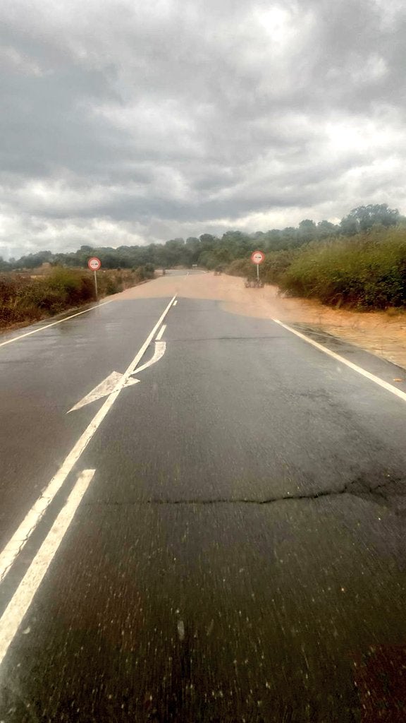 Cortada la carretera CM-4110 en Almodóvar del Campo por las precipitaciones Cortada la carretera CM-4110 en Almodóvar del Campo por las precipitaciones