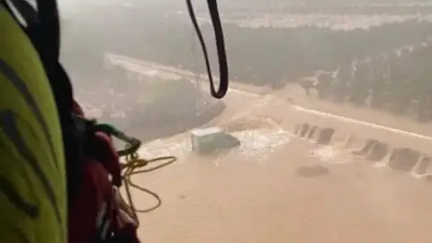 Rescate de dos personas en Alzira Rescate de dos personas en Alzira