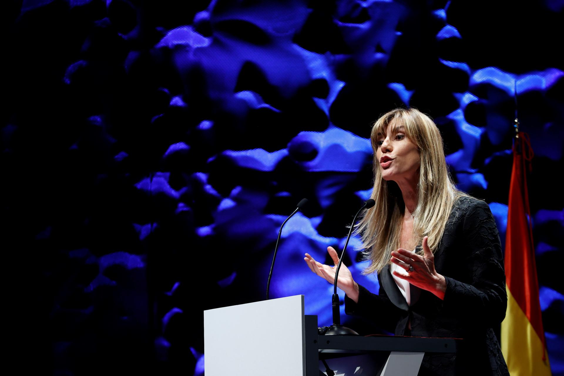 El juez Peinado imputa nuevos delitos a Begoña Gómez por presunta apropiación del software de la Complutense El juez Peinado imputa nuevos delitos a Begoña Gómez por presunta apropiación del software de la Complutense