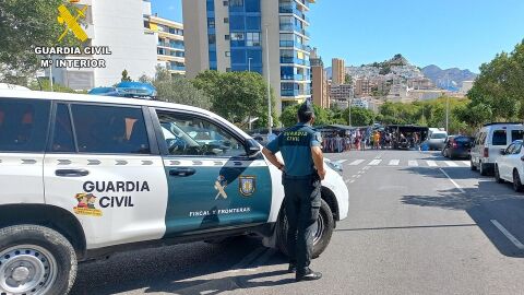 Nueva operación de la Guardia Civil contra la falsificación y venta de productos ilegales en mercadillos de Benidorm y La Cala de Villajoyosa Nueva operación de la Guardia Civil contra la falsificación y venta de productos ilegales en mercadillos de Benidorm y La Cala de Villajoyosa