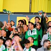 Afición del Elche CF animando en un partido ante el Villarreal 