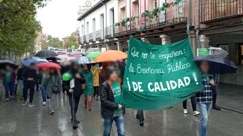 Manifestaci&oacute;n de profesores en una jornada de huelga en la ense&ntilde;anza madrile&ntilde;a