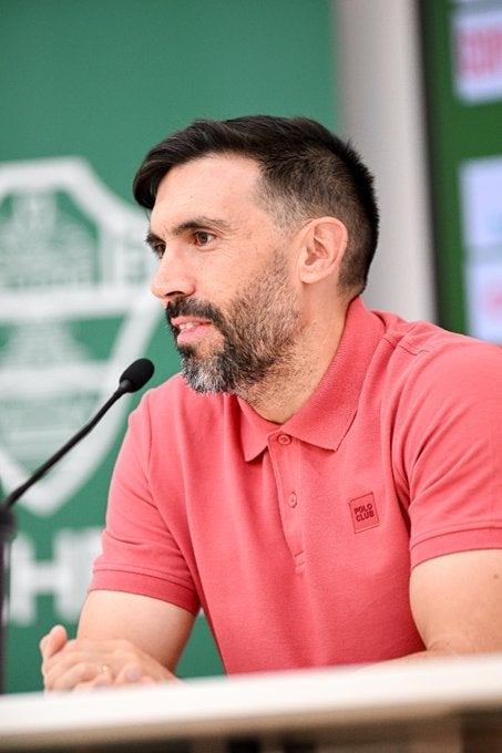 Eder Sarabia, entrenador del Elche: "Ha sido un domingo redondo, lo recordaremos para siempre"