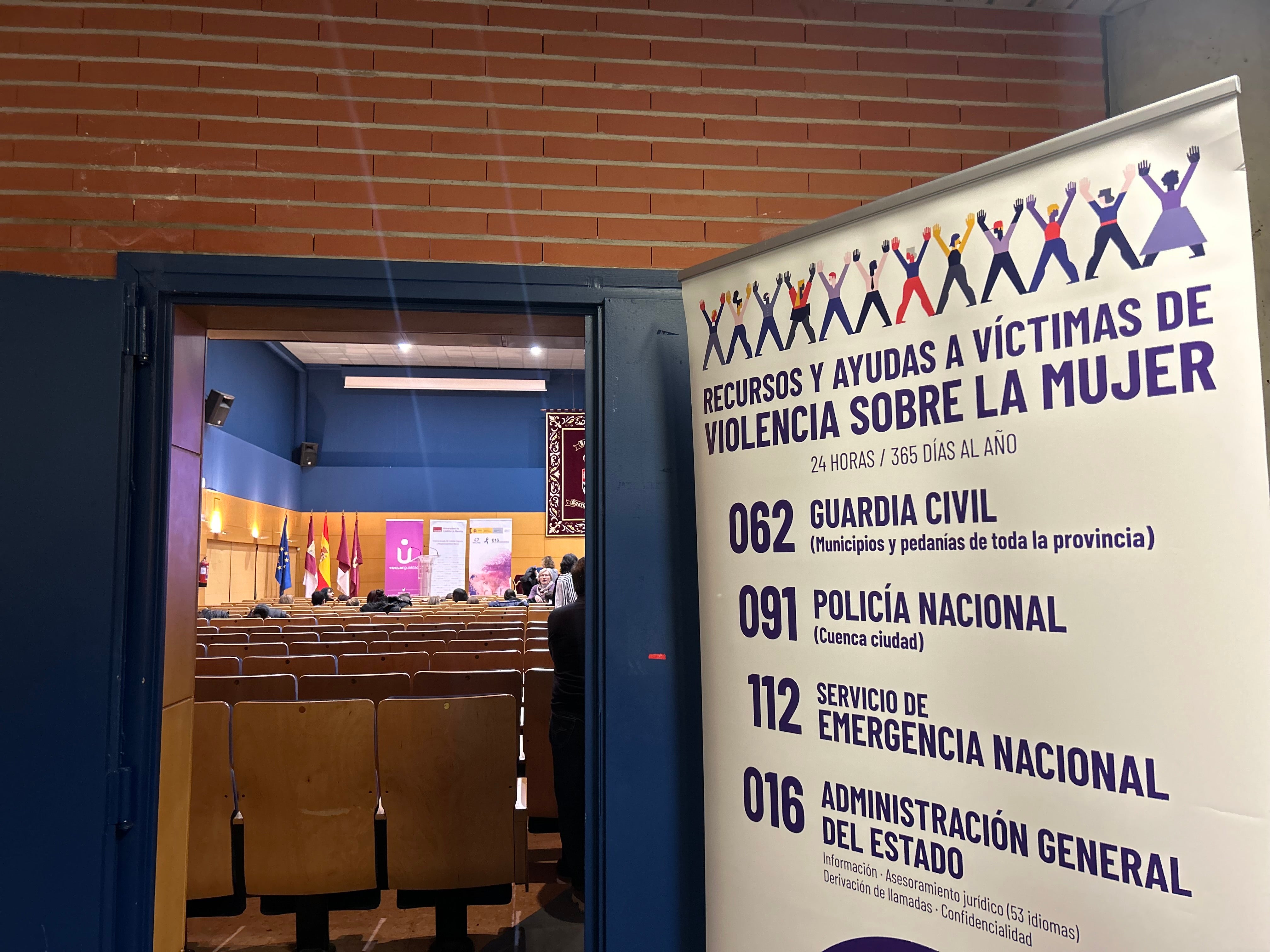 La jefa de la Unidad contra la violencia sobre la mujer en Castilla-La mancha insiste en la importancia de denunciar y estar al lado de las víctimas La jefa de la Unidad contra la violencia sobre la mujer en Castilla-La mancha insiste en la importancia de denunciar y estar al lado de las víctimas