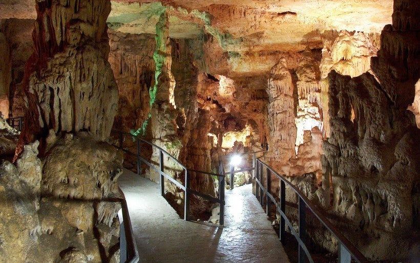 A licitación la redacción del proyecto y la obra de iluminación y sensorización de la Cueva de los Franceses A licitación la redacción del proyecto y la obra de iluminación y sensorización de la Cueva de los Franceses